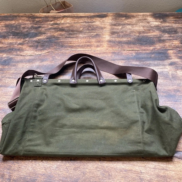 Line of Trade weekender bag olive green canvas w/ brown leather & nylon straps - Picture 7 of 16